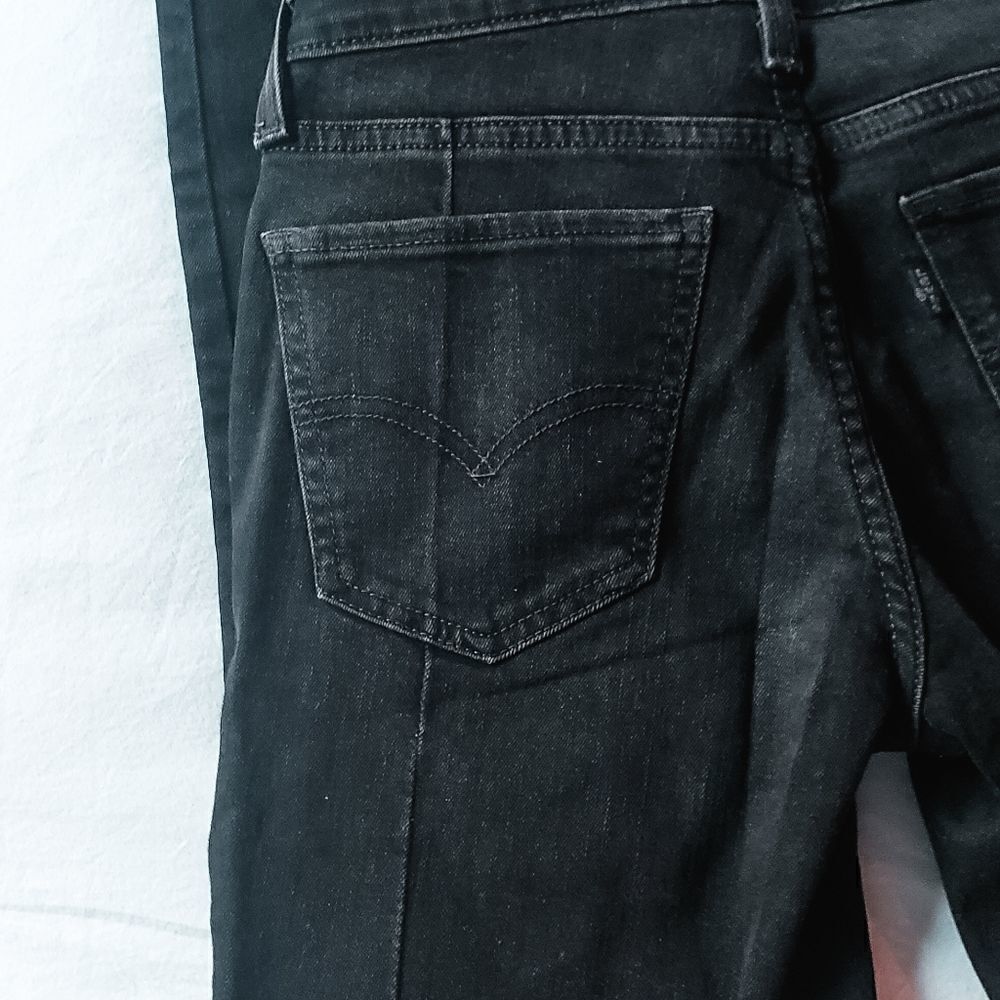 Levi’s 711 Jeans - Picture 5 of 7